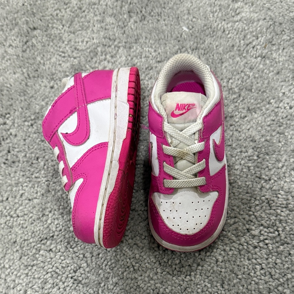 Nike Kids Sneakers in Pink and White